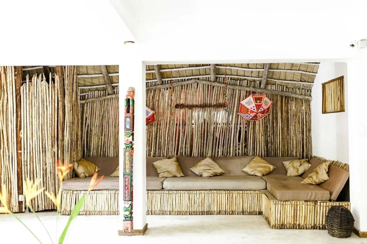 Ganesh Hostel & Shivas Bungalows El Valle